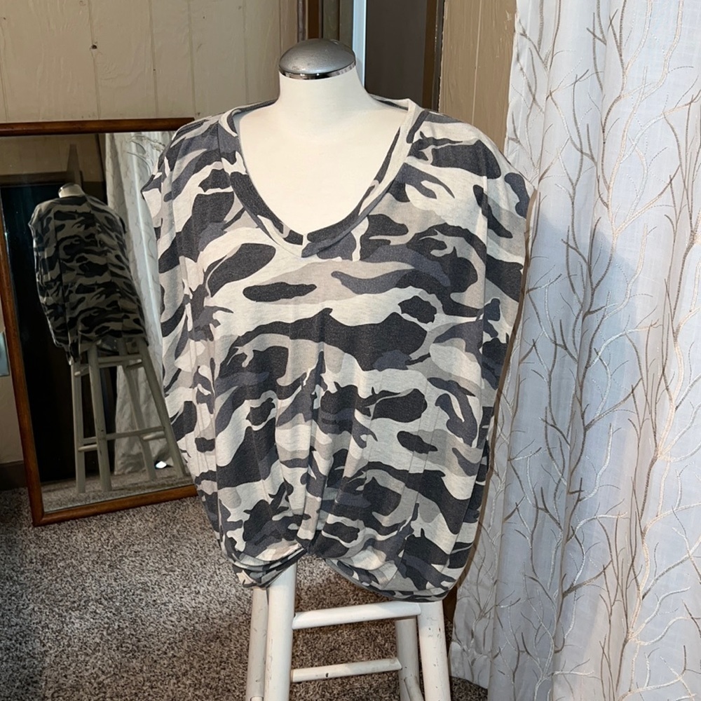 Camo t-shirt material oversized sleeveless blouse